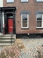 featured image of 617 Avery St