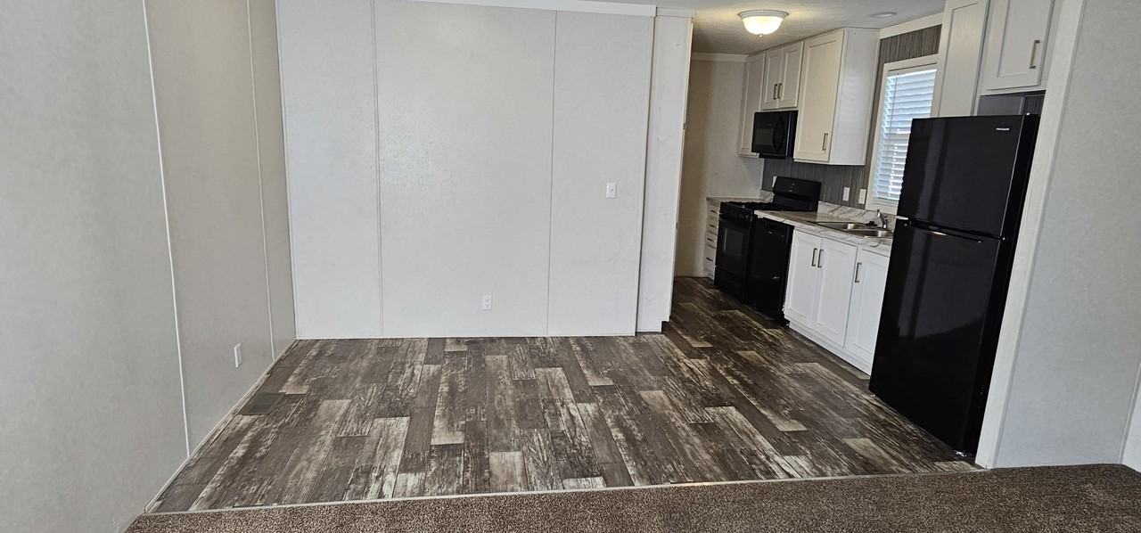 140 Birch Ct #140 - Photo 2 of 9