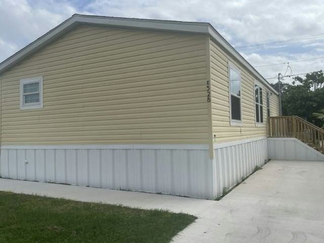 9674 Nw 10th Ave #E528 - Photo 4 of 4