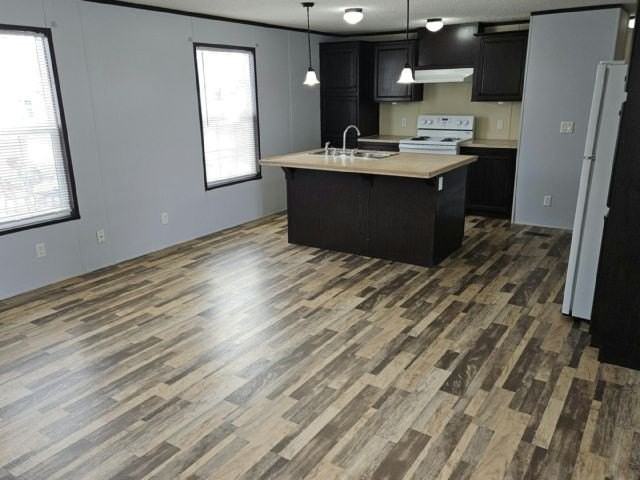 54 116th Ave Ne #502 - Photo 2 of 16