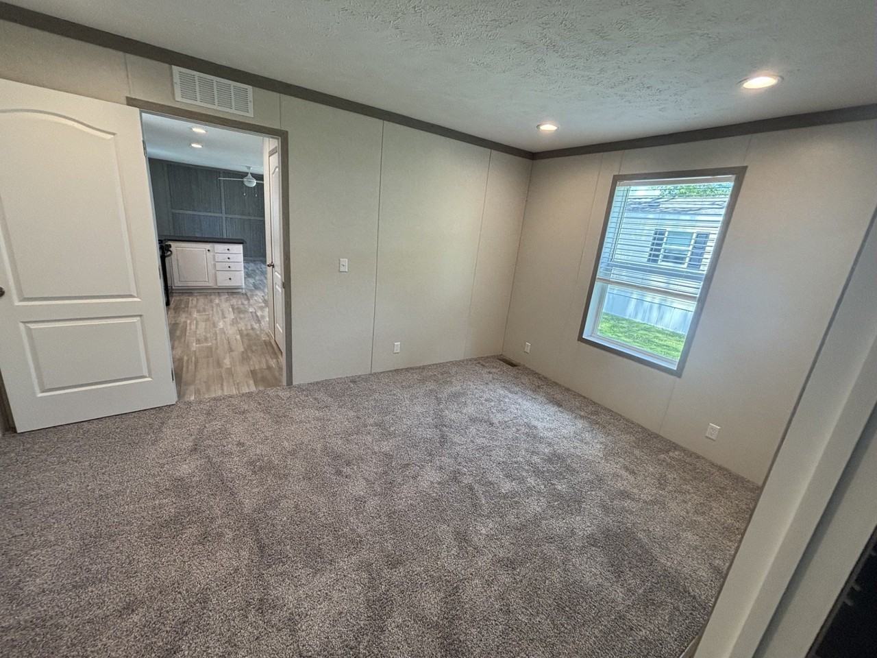 261 Cambridge Dr #261 - Photo 3 of 10