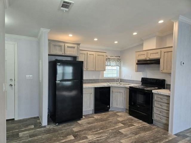 2334 42nd Ave N #13 - Photo 2 of 10