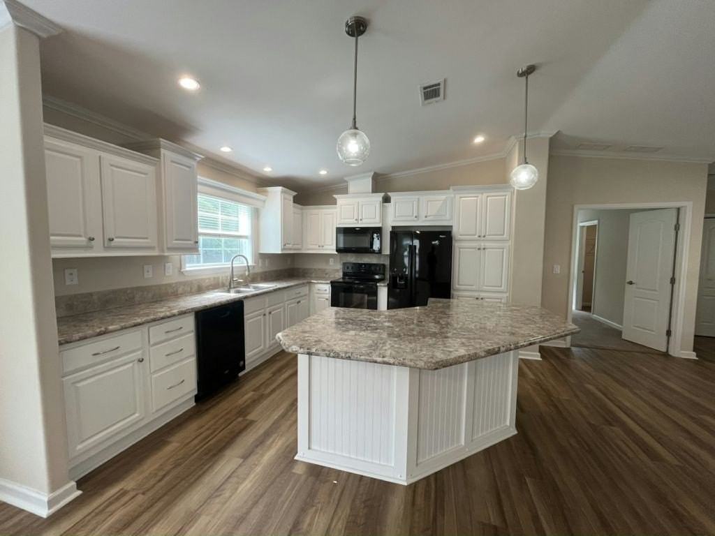 115 Poinsettia Dr #0008 - Photo 7 of 19