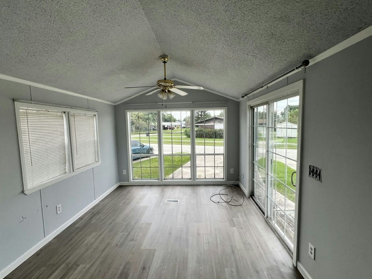 137 N Anoka Ave #137 - Photo 4 of 9