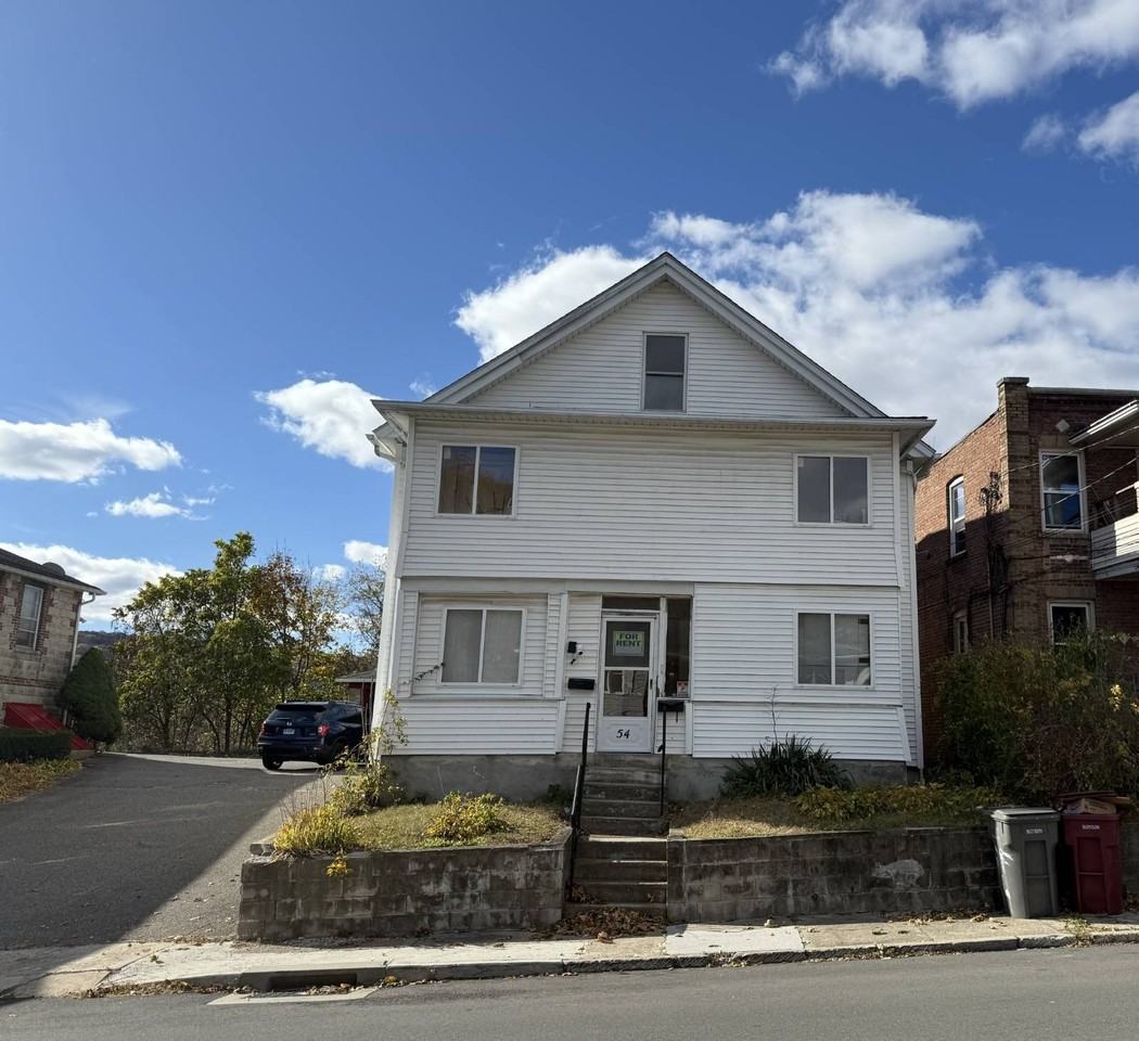 54 High St #1
