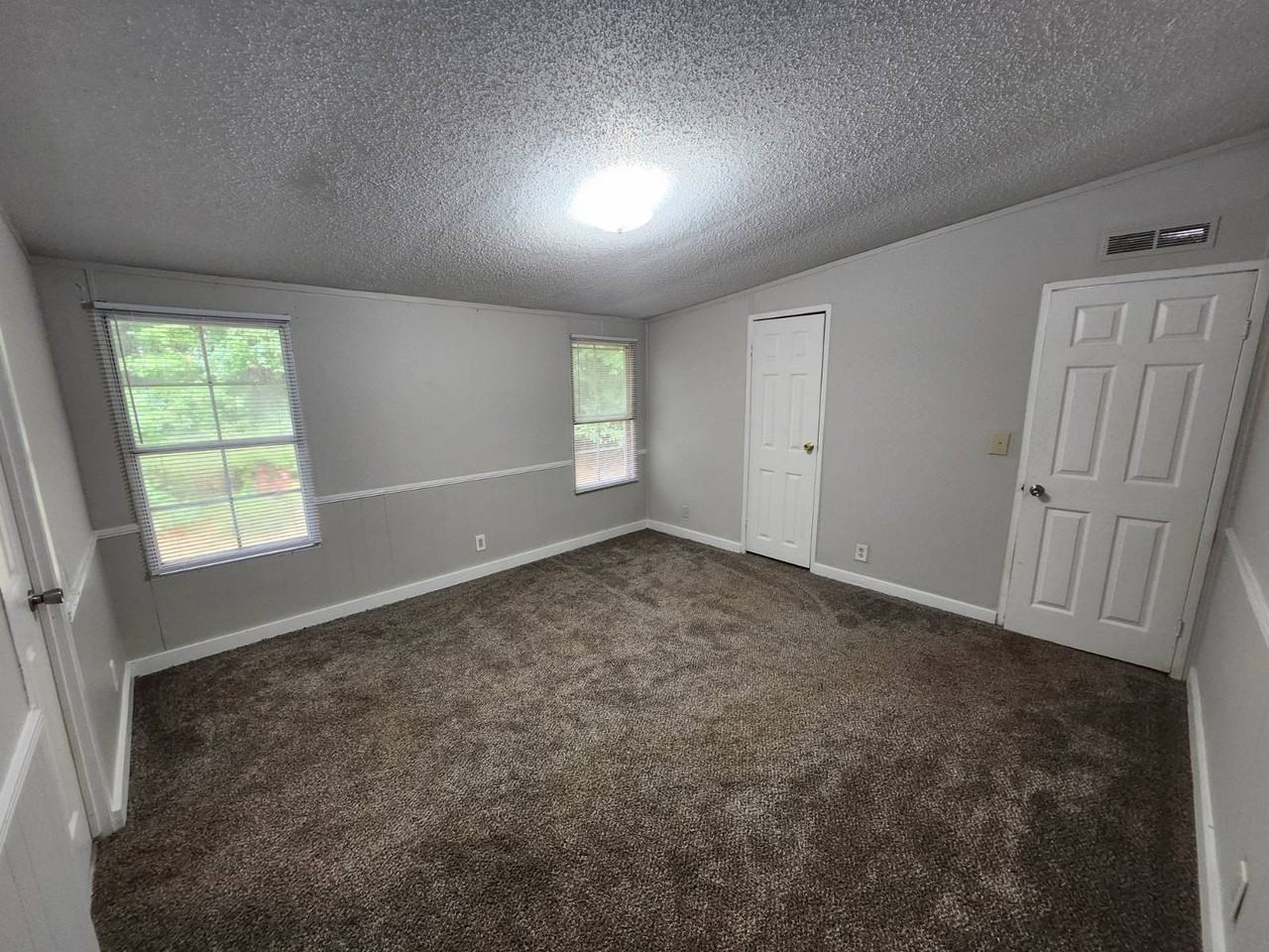 35 Mimosa Dr - Photo 4 of 6