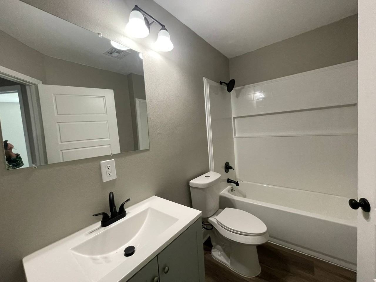 1407 Nw Columbia Ave - Photo 6 of 12