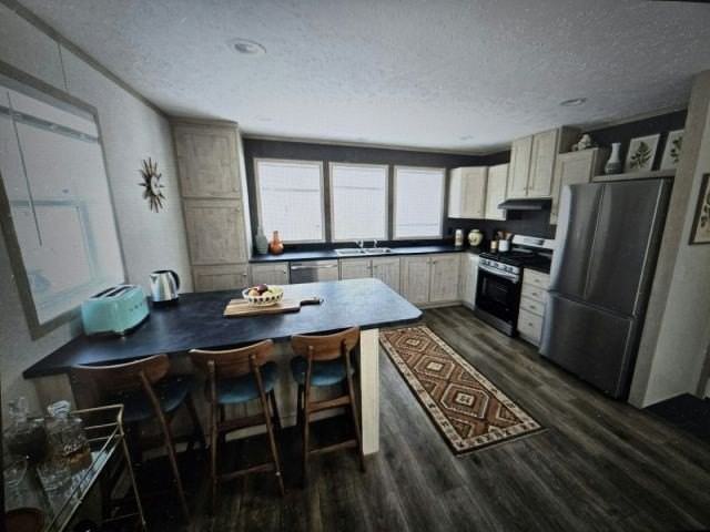 128 Maple Dr #63 - Photo 2 of 9
