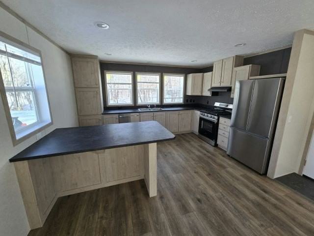 128 Maple Dr #63 - Photo 6 of 9