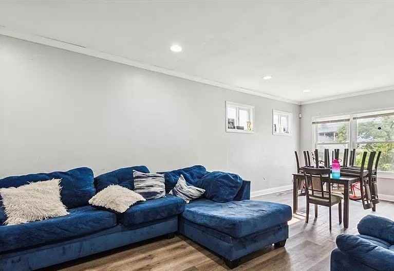 3738 Montgomery St - Photo 6 of 6