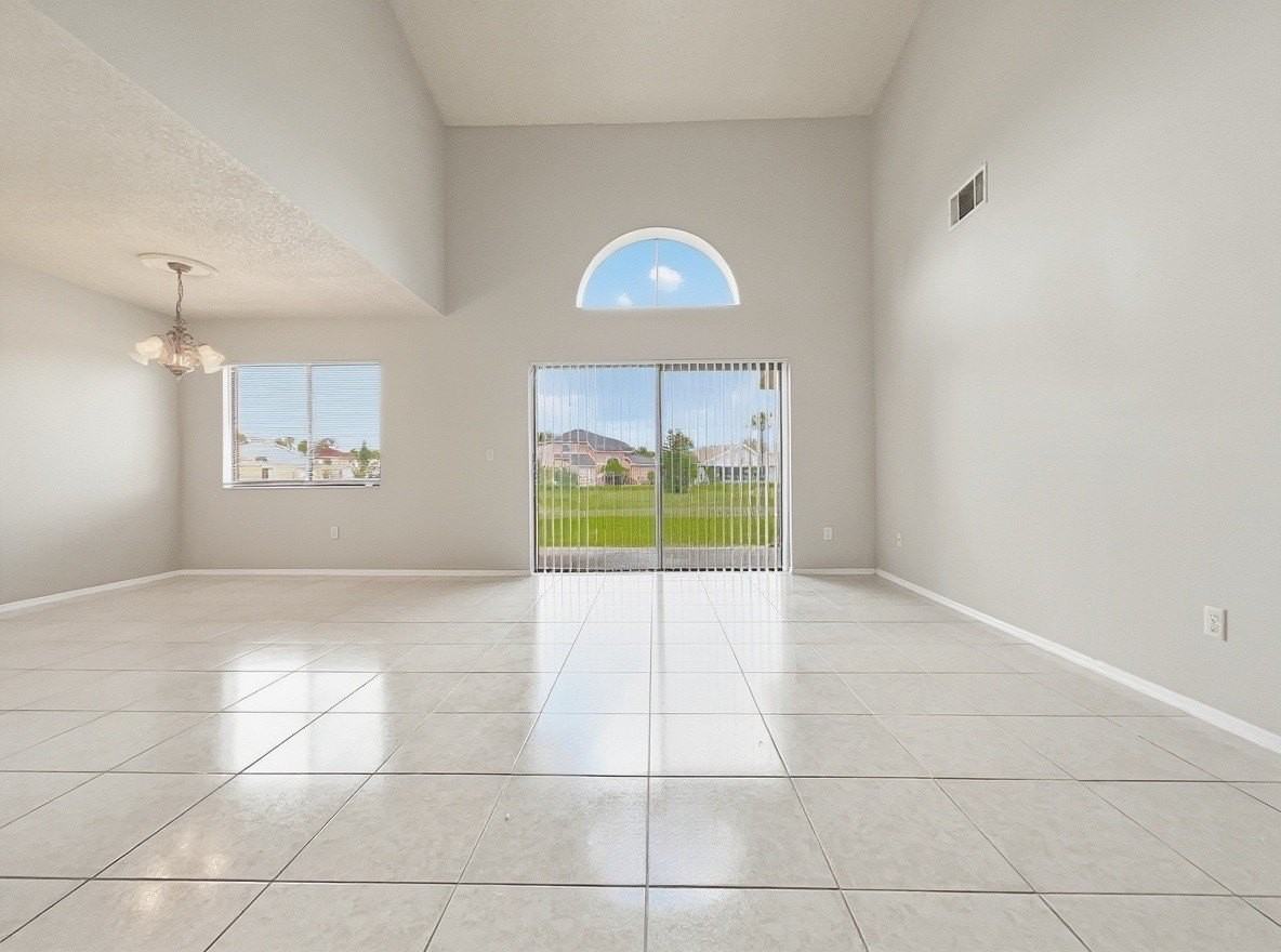 1017 Whalebone Bay Dr - Photo 3 of 32