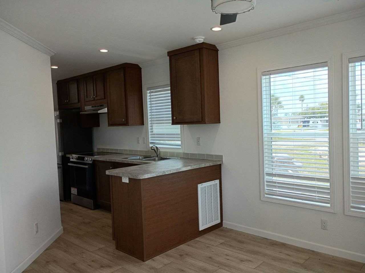 32 Lily Dr #134 - Photo 5 of 10