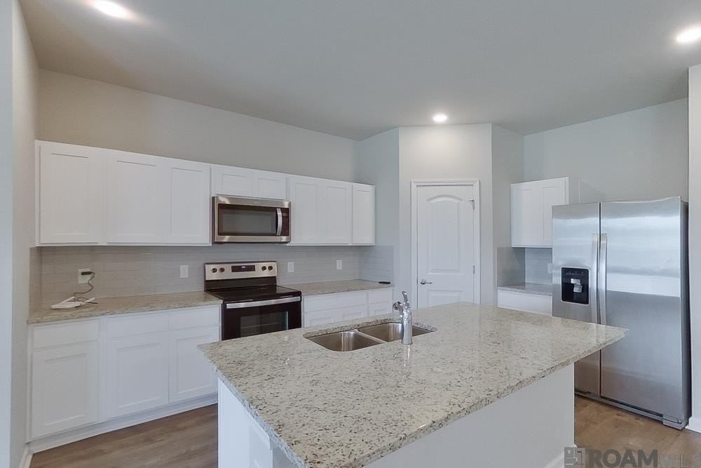 109 Santiago Ct - Photo 4 of 19