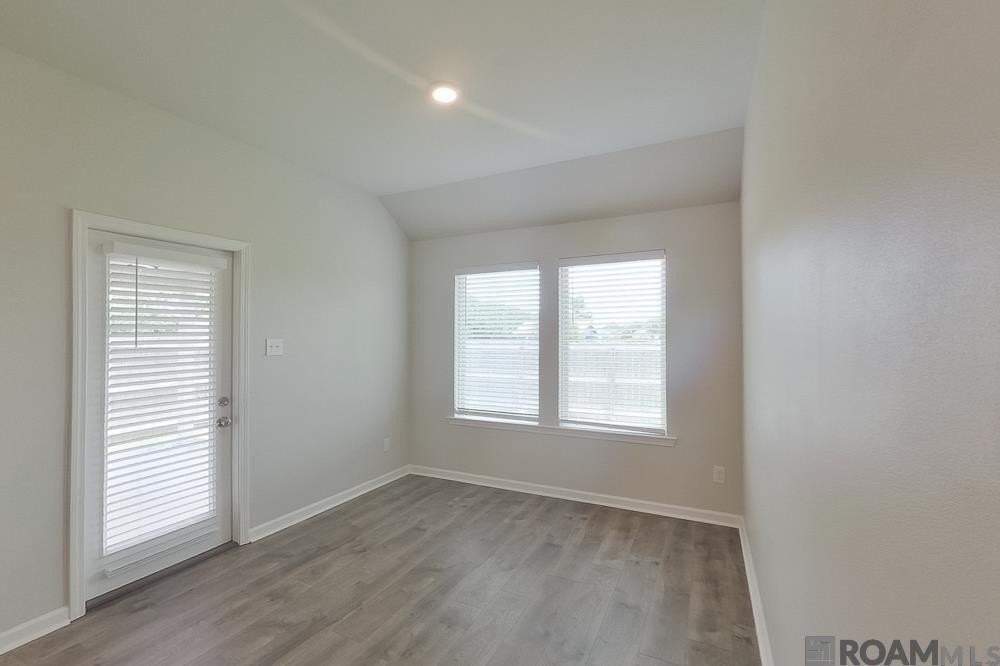 109 Santiago Ct - Photo 5 of 19