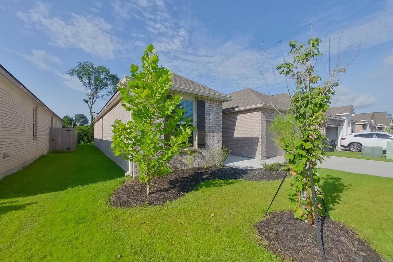 13642 Willamette Way - Photo 3 of 23