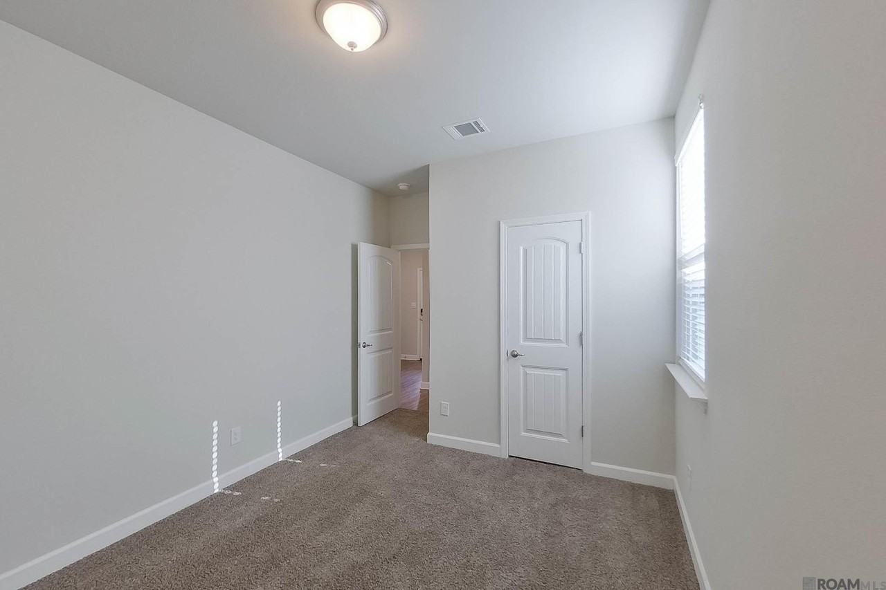 13642 Willamette Way - Photo 5 of 23