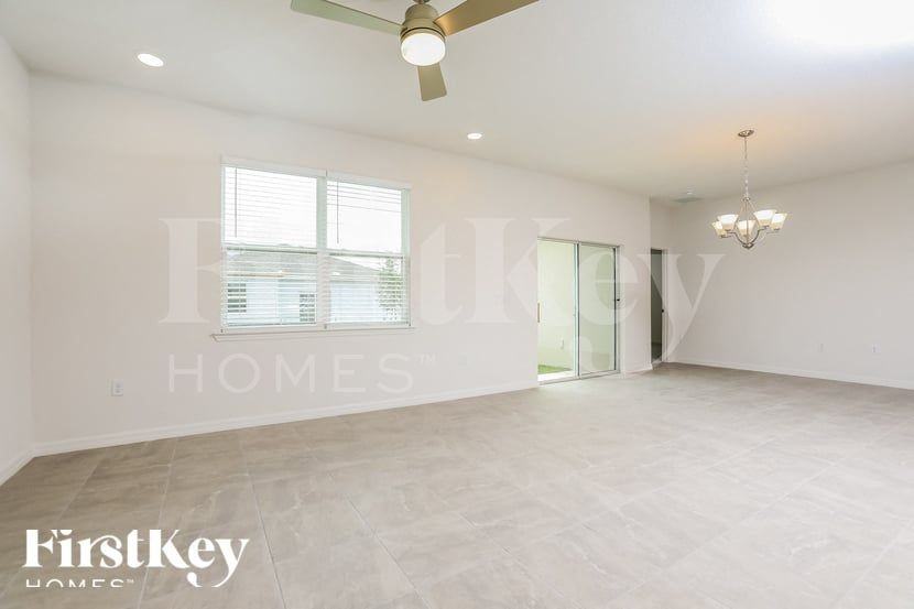 1257 Spokane Pt - Photo 2 of 16