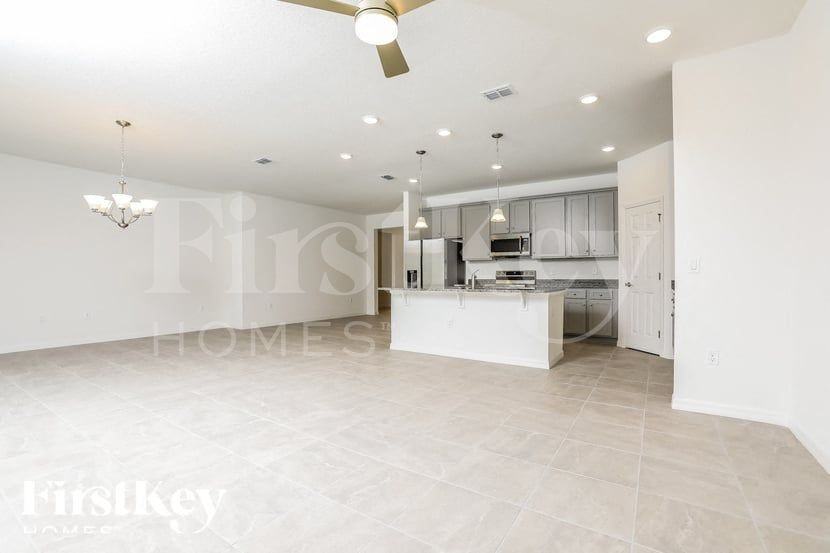 1257 Spokane Pt - Photo 3 of 16