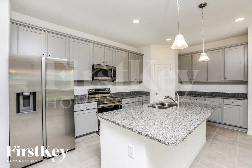 1257 Spokane Pt - Photo 4 of 16