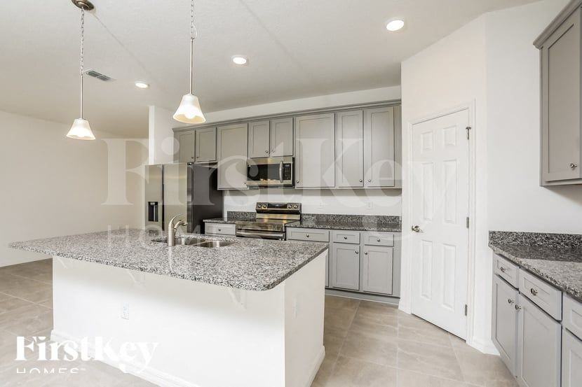 1257 Spokane Pt - Photo 5 of 16