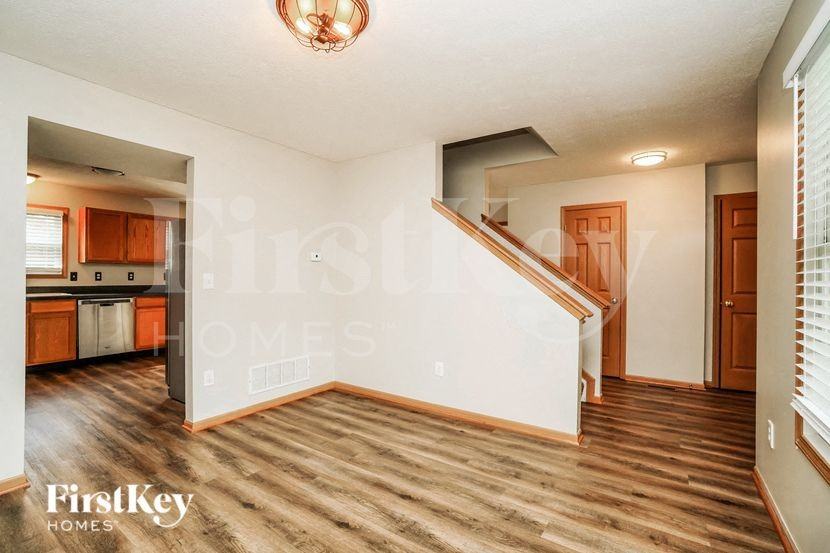 5435 Dietrich Ave - Photo 2 of 15