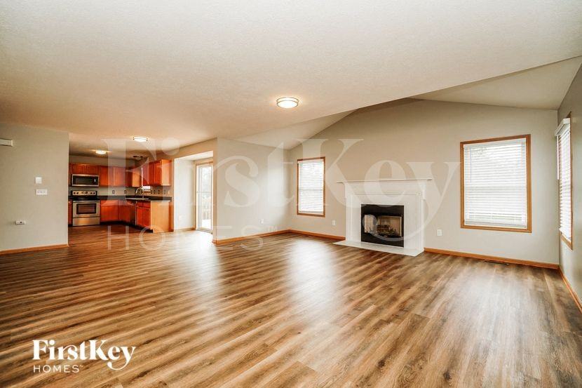 5435 Dietrich Ave - Photo 4 of 15