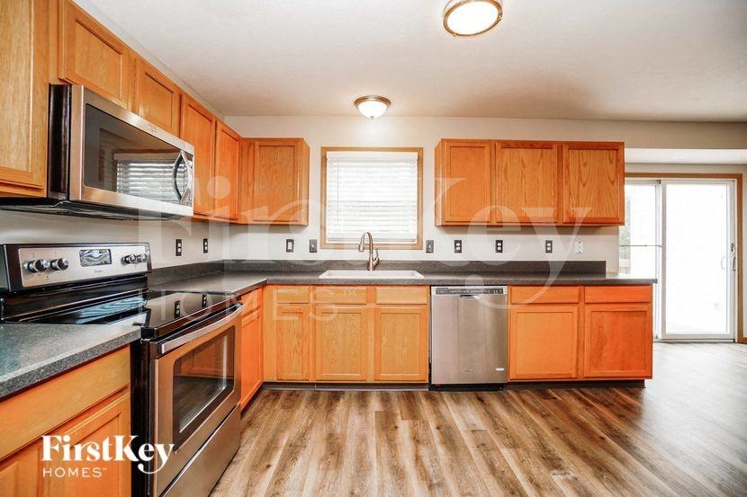 5435 Dietrich Ave - Photo 7 of 15