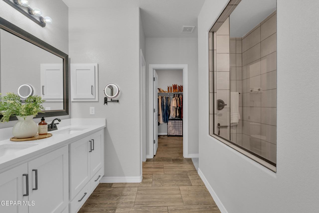 12316 Desert Path Ct - Photo 5 of 13