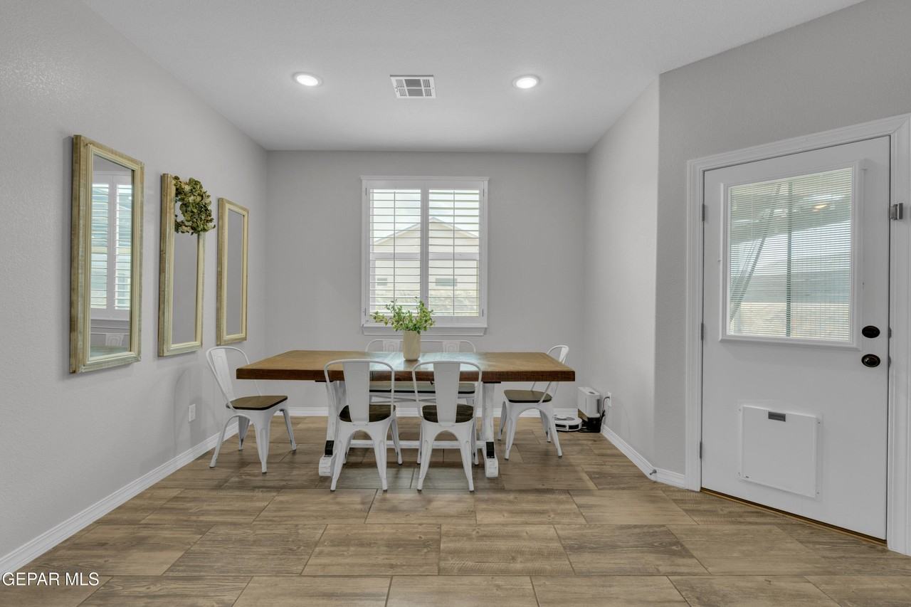 12316 Desert Path Ct - Photo 6 of 13