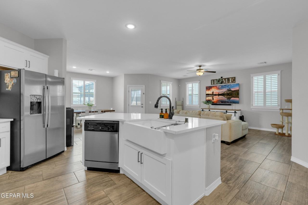 12316 Desert Path Ct - Photo 7 of 13