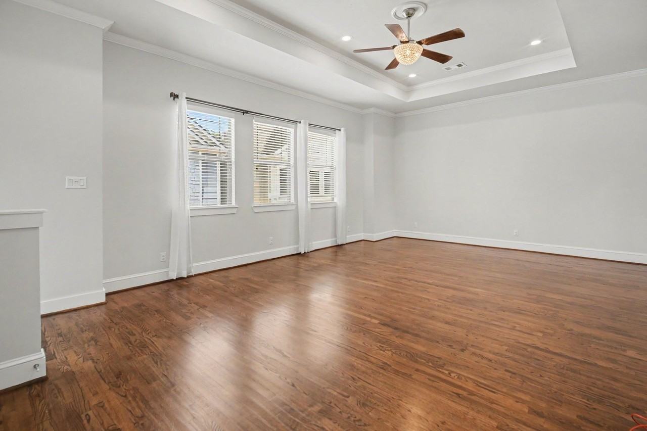 1744 W 25th St - Photo 2 of 19