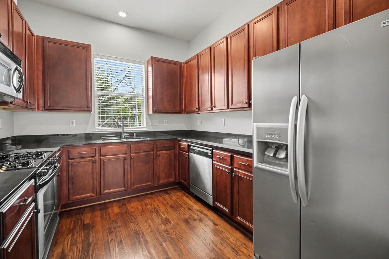 1744 W 25th St - Photo 5 of 19