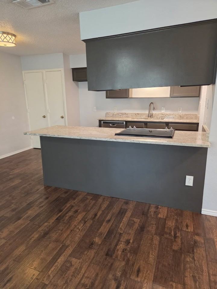 7208 Ne Loop 820 - Photo 2 of 14