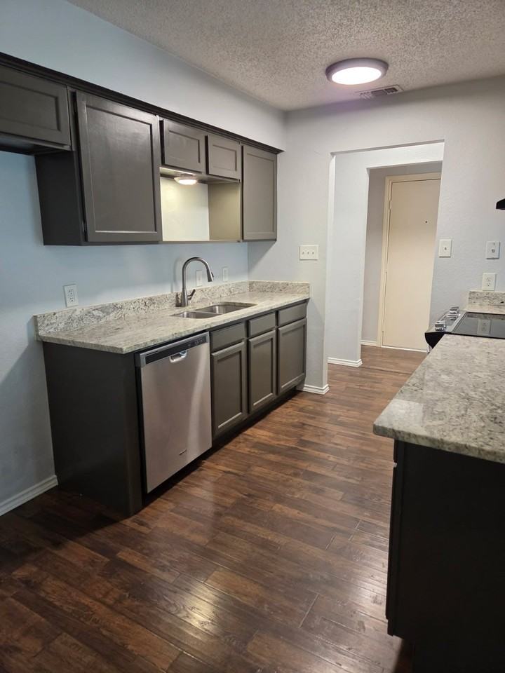 7208 Ne Loop 820 - Photo 3 of 14