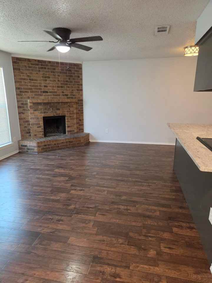7208 Ne Loop 820 - Photo 4 of 14