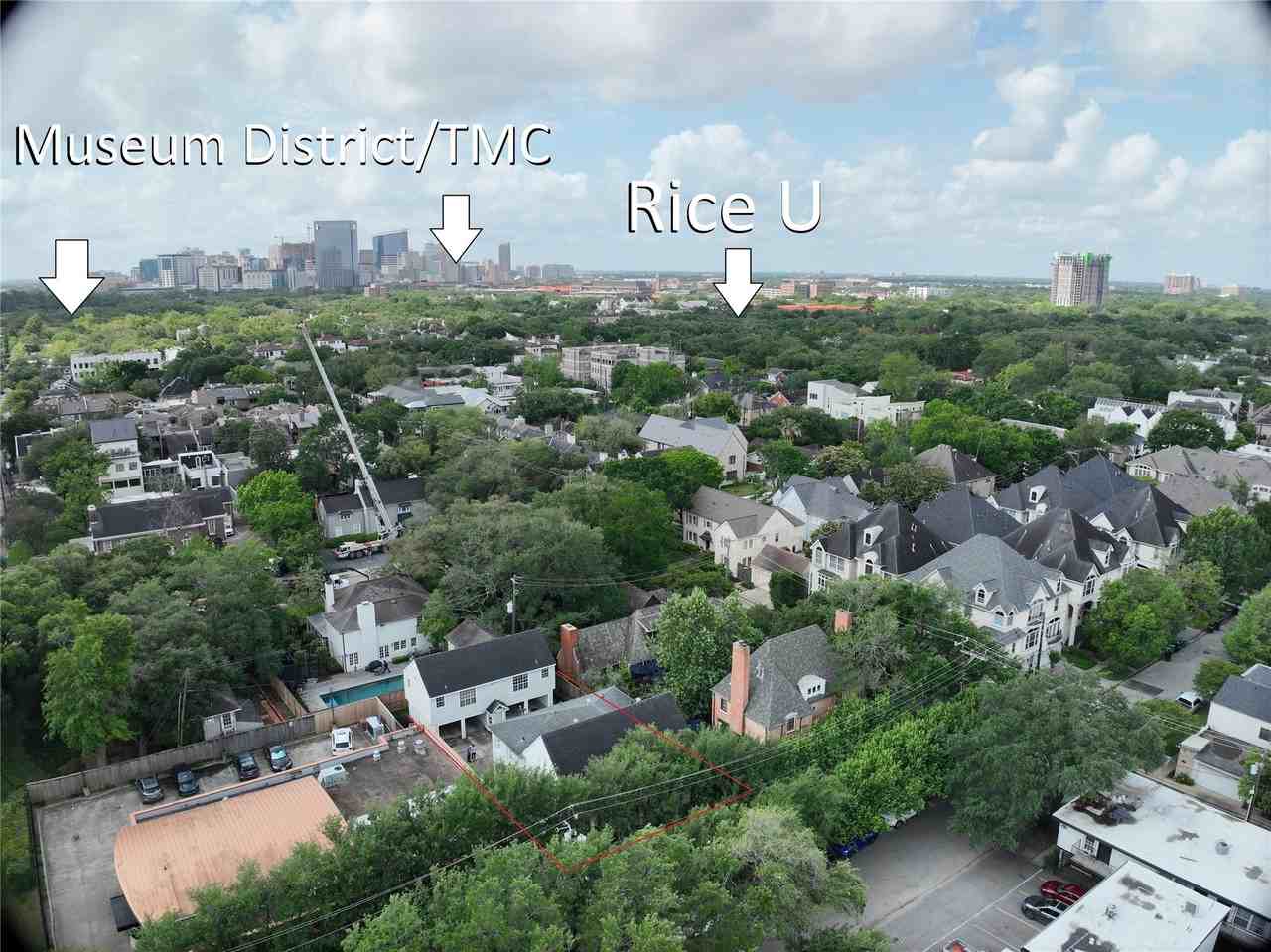 1111 Banks St - Photo 2 of 22