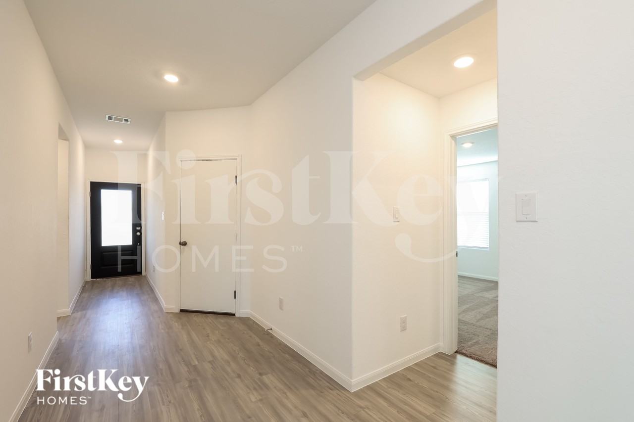 2721 La Mundial St - Photo 3 of 15