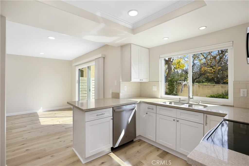 3 Southsand - Photo 3 of 40