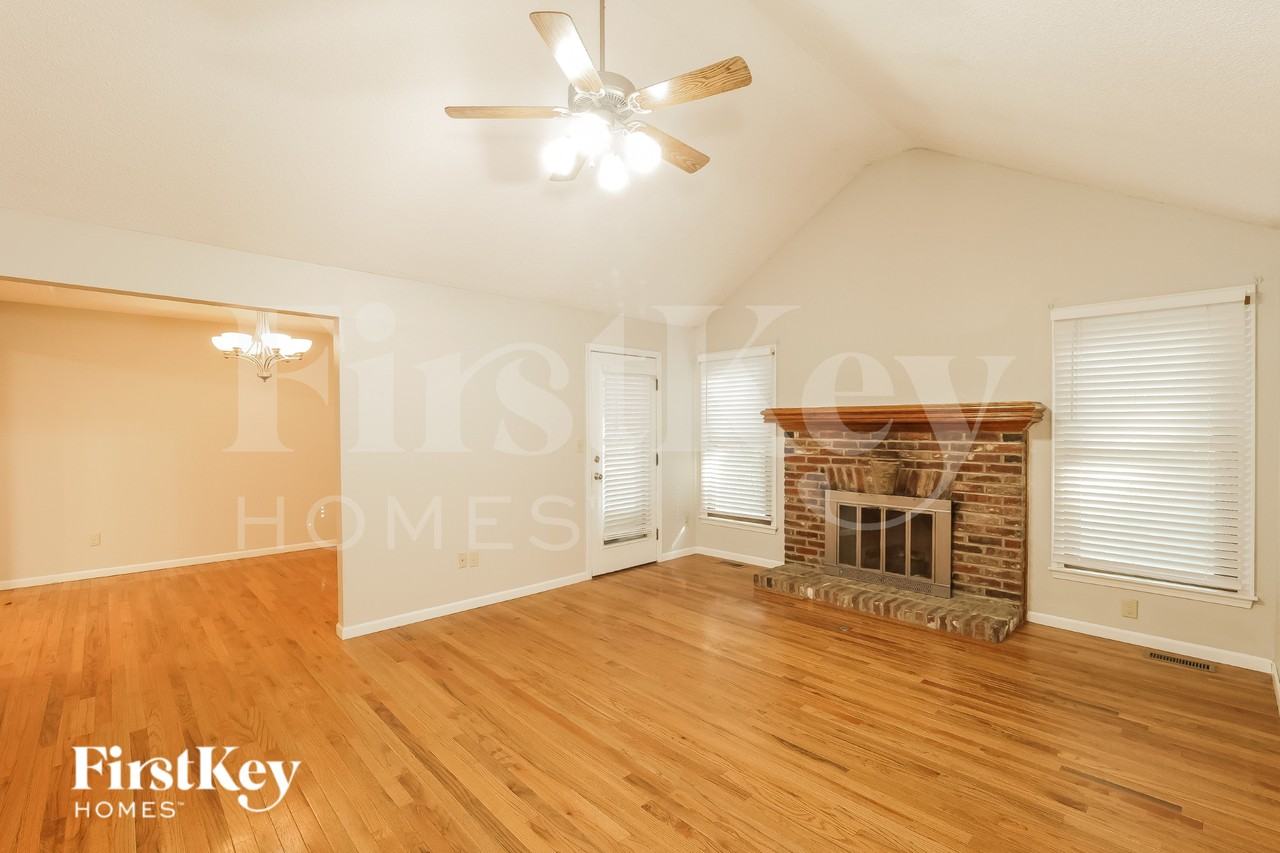 7357 Nw Rhode Ave - Photo 3 of 16