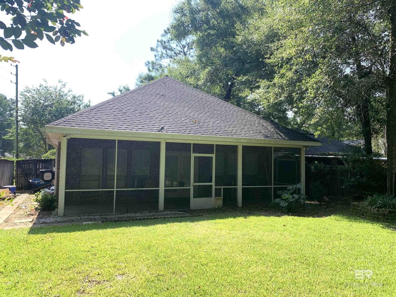 1000 Wesley Ave - Photo 4 of 16