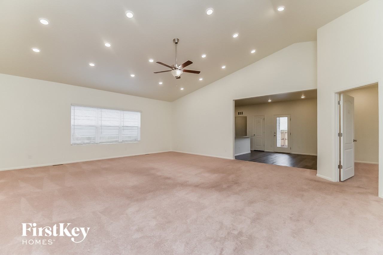 9784 Borderpine Way - Photo 3 of 15
