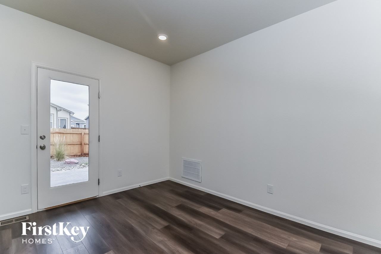 9784 Borderpine Way - Photo 4 of 15