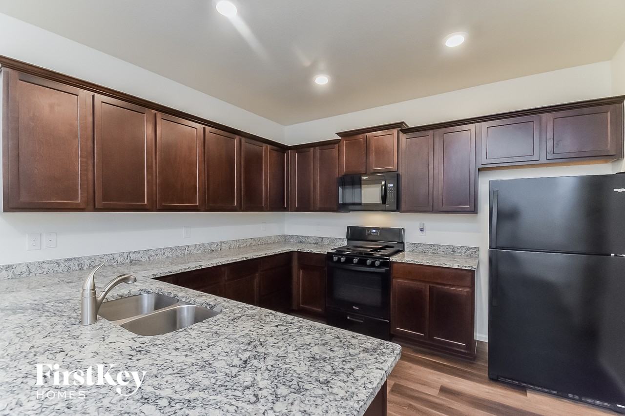 9784 Borderpine Way - Photo 5 of 15