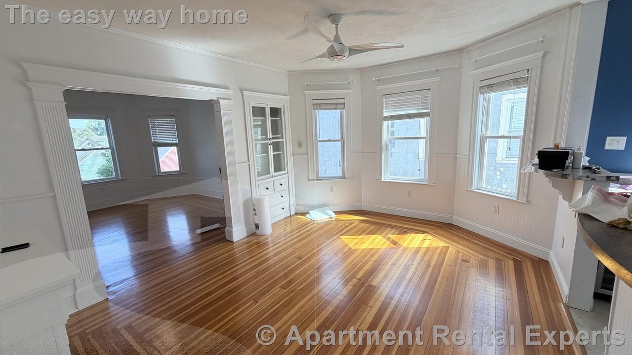 9 Ashland St #3 - Photo 5 of 18