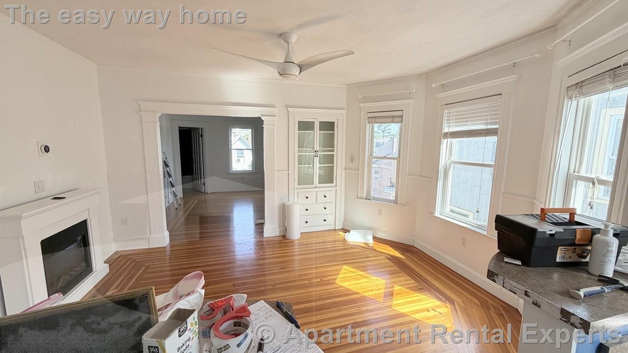 9 Ashland St #3 - Photo 6 of 18