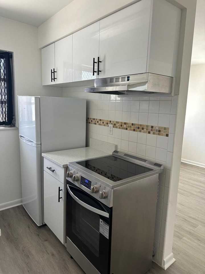 932 S B St - Photo 5 of 14