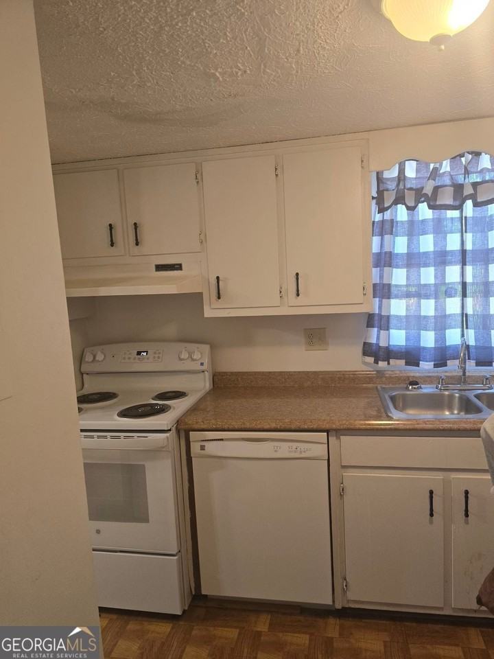 2230 Kings Gate Cir - Photo 5 of 21
