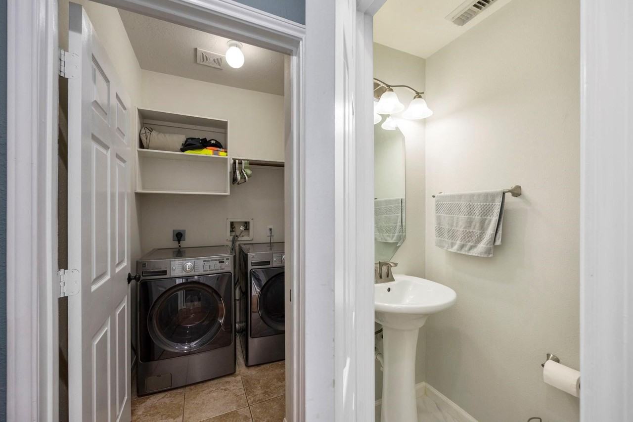 16315 Scotch Hollow Ln - Photo 6 of 40