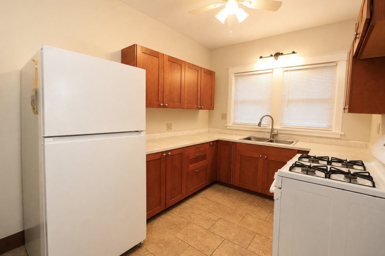416 W Jackson St - Photo 7 of 23