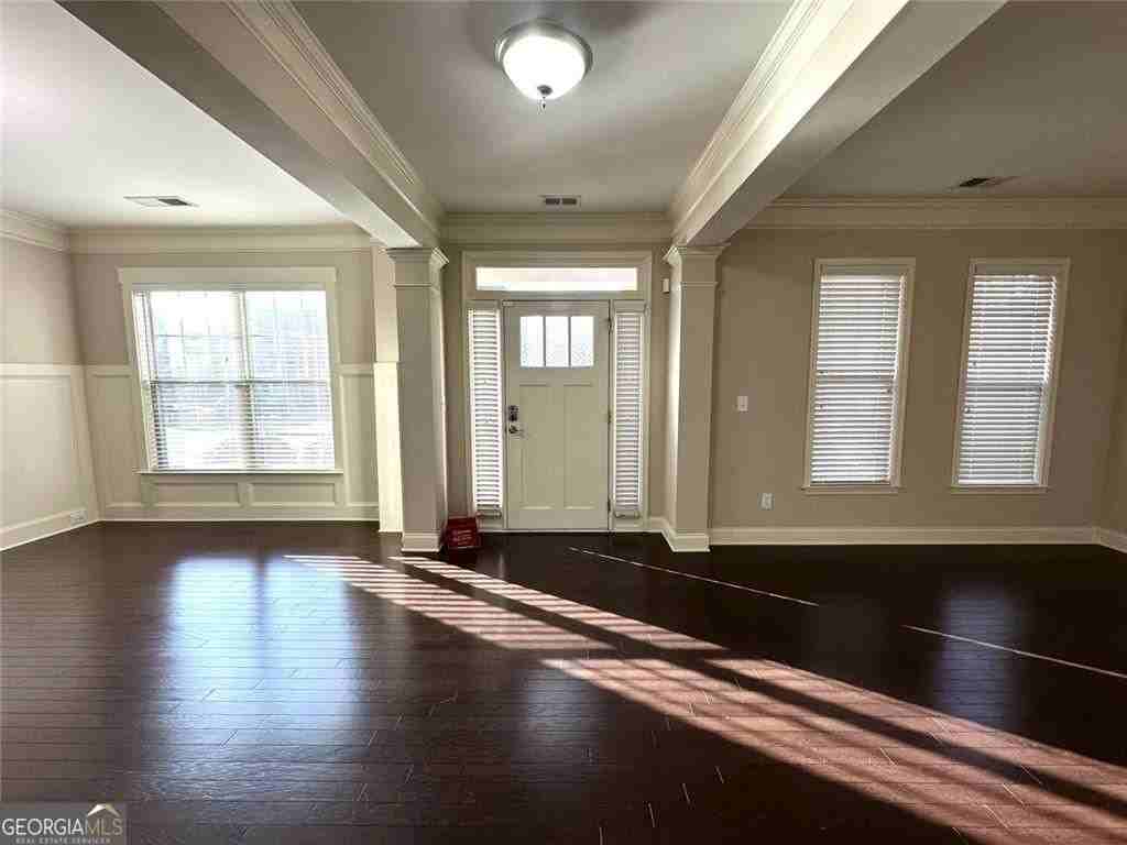 5605 Upper Creek Ct - Photo 5 of 36